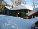 Зимний дом на берегу Олонки и Ладоги в сосновом бору